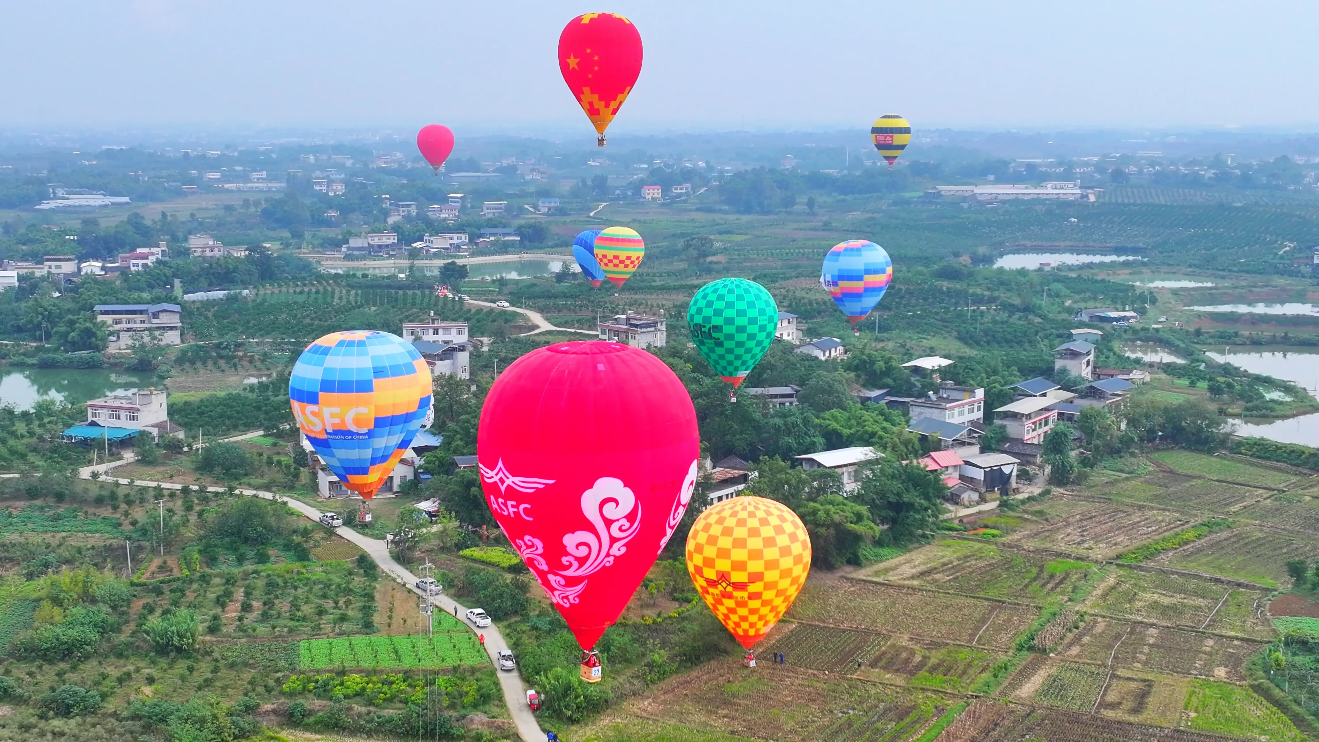 游客朋友们, 日上午 游客朋友们, 日上午